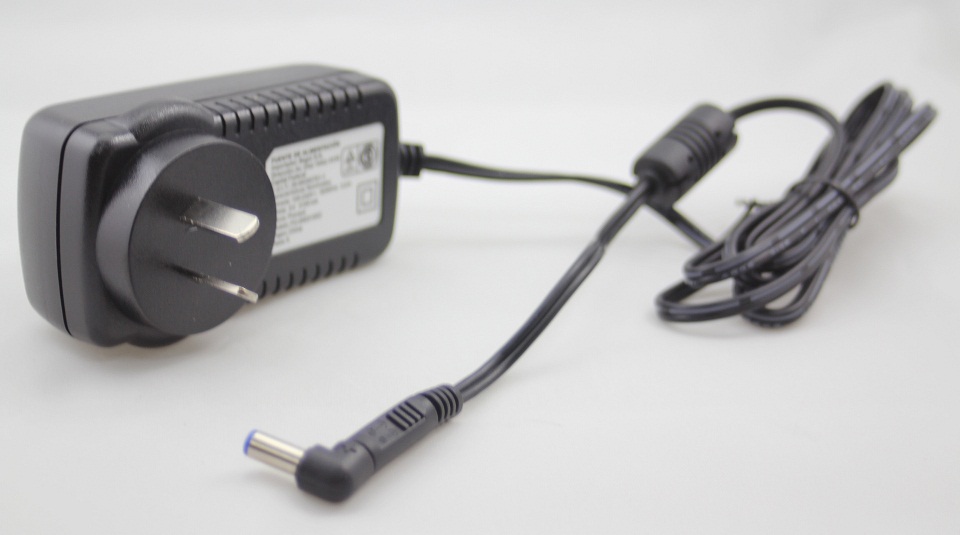 FUENTE SWITCHING (12 v, 1 A, Pared)